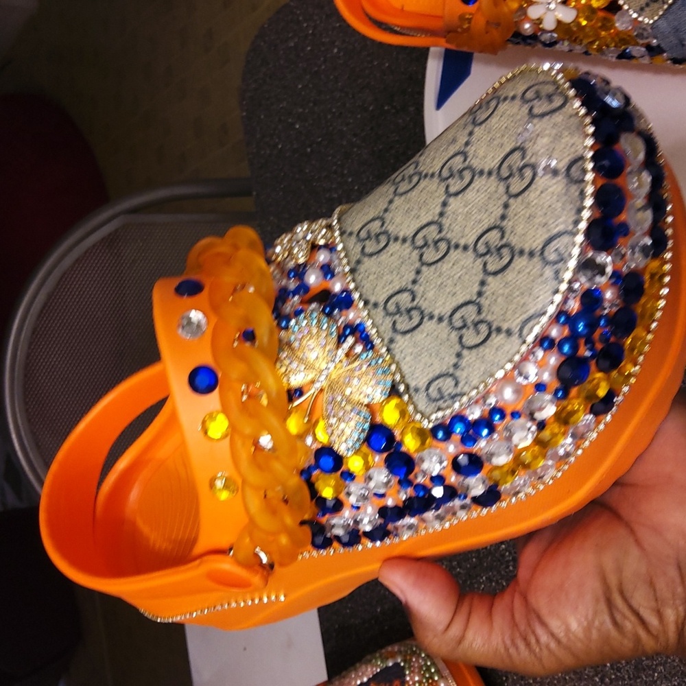 Crocs created by 💋💐BOUTIQUE NightCAP size 10 NWOT - Picture 3 of 4